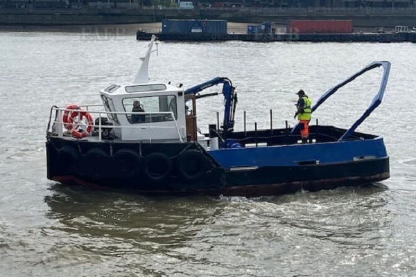 Port of London workboat